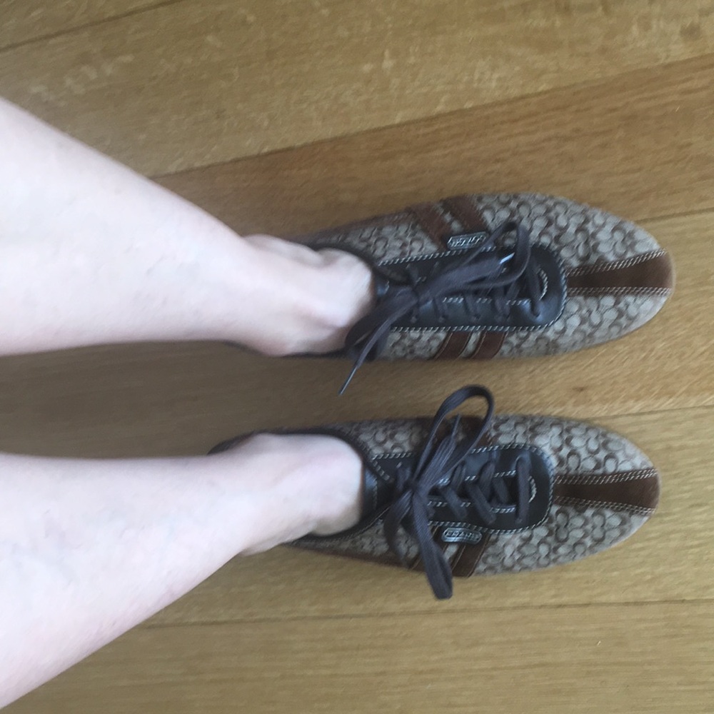 Coach tennis shoe